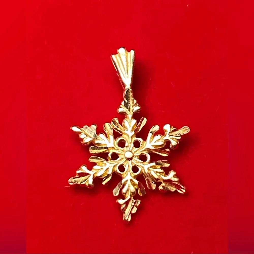 Snowflake Necklace Pendant Yellow 14K Karat Gold Small 1” Charm Estate - Picture 1 of 7
